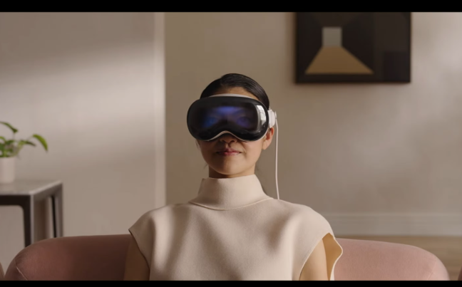 The Best Apple Vision Pro 2025: Mixed-Reality Headset for Immersive AR and VR Experiences