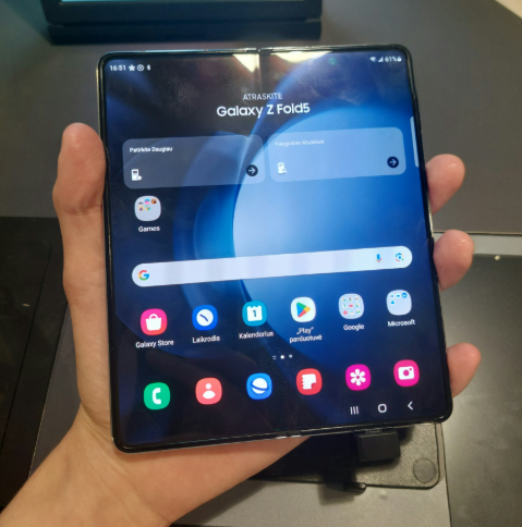 Best-Ever Samsung Galaxy Z Fold 5 Review: Is It Worth the Upgrade in 2025?