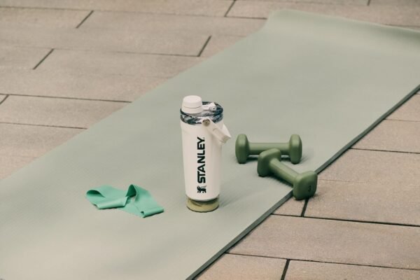 Stanley Activate Shaker Bottle 20 oz
